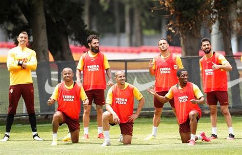 G­a­l­a­t­a­s­a­r­a­y­­d­a­n­ ­F­l­a­ş­ ­K­a­r­a­r­